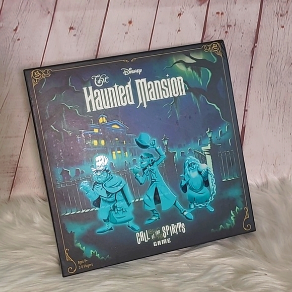 FUNKO DISNEY HAUNTED MANSION MAGIC KINGDOM PARK EDITION COLLECTIBLE BOARD GAME - Picture 5 of 12